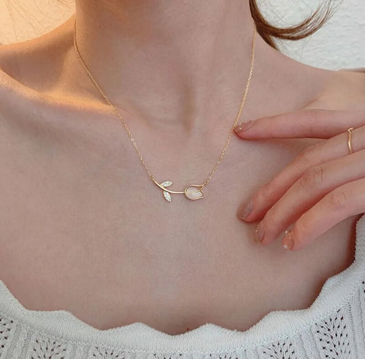 Tulip Necklace