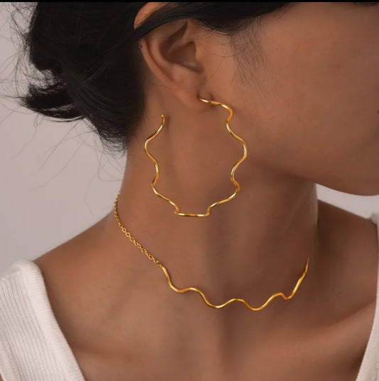 Wavy Luxe Necklace